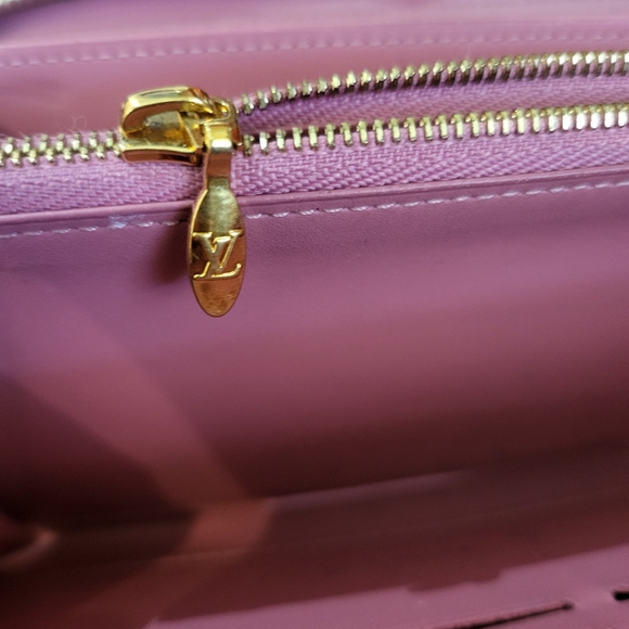 Louis Vuitton Monogram Verni Rose Blush Zip Around Long Wallet - Picture 6 of 15